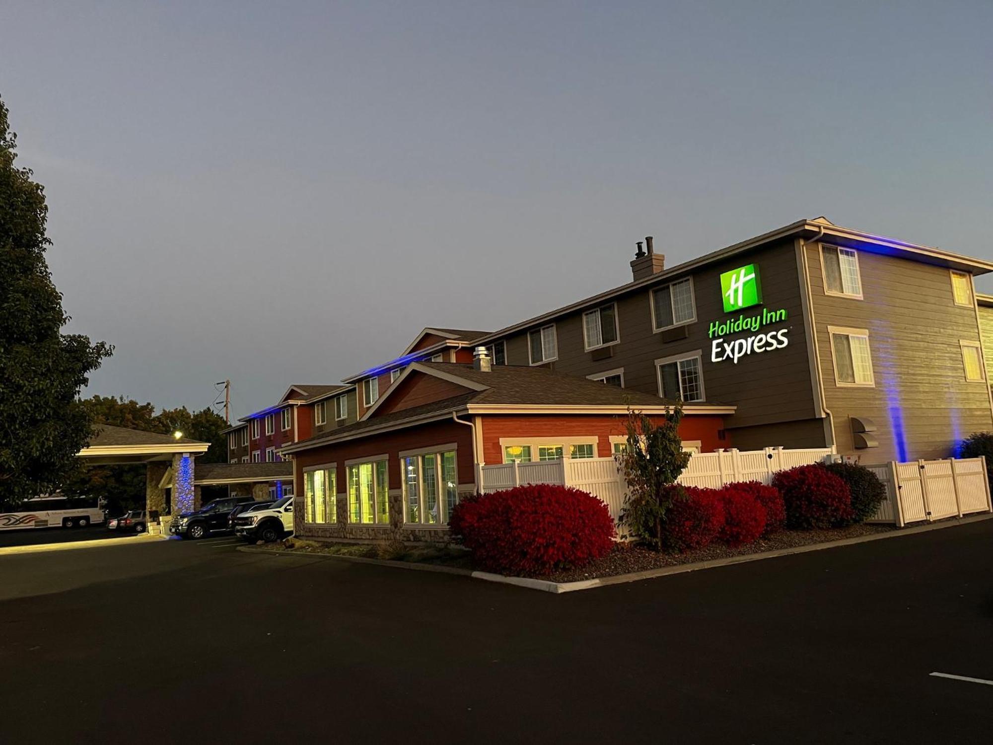 沃拉沃拉智选假日酒店 外观 照片
